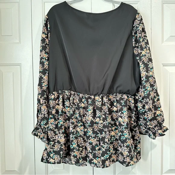 BloomChic Ditsy Floral Patchwork Elastic Waist Blouse Black / 22-24 / 3X - Picture 5 of 14